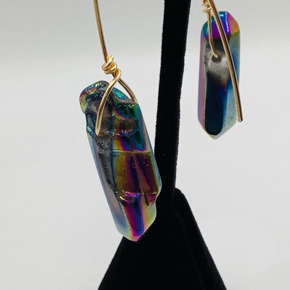 NEW Earrings Quartz Crystal Points Titanium Coated Oil Slick Gold Tone Ear Wires - Picture 8 of 10